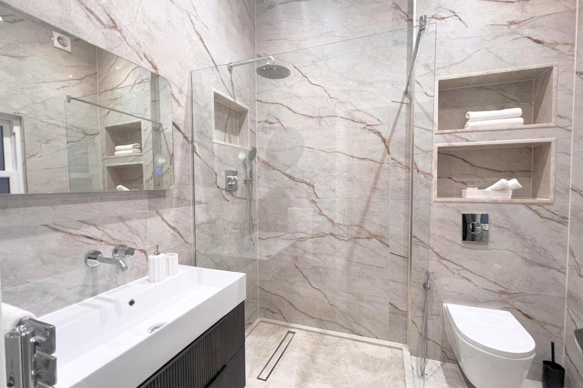 The River House - Designer Home Teddington Bagian luar foto
